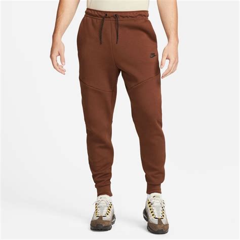 nike tech bruin